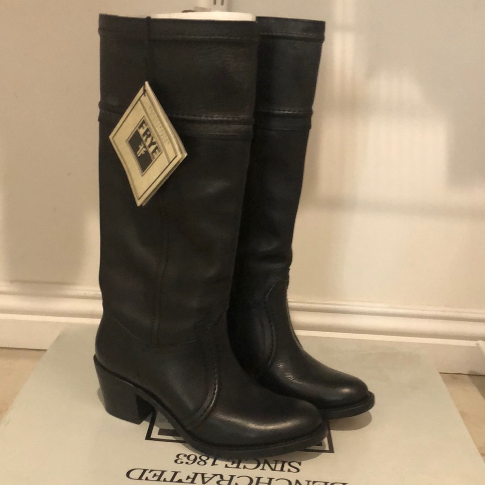 Frye JANE 14L Stitch boot, black size 7.5. Brand new never worn with tags